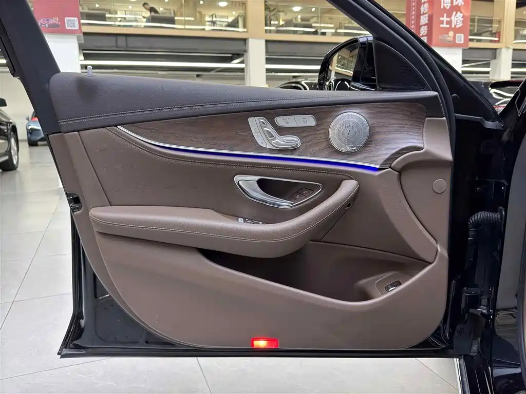 Mercedes-Benz E-Class 2020 — фото 12