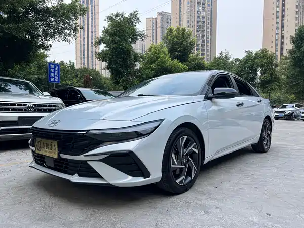 Hyundai Elantra 2024