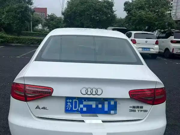Audi A4L 2015