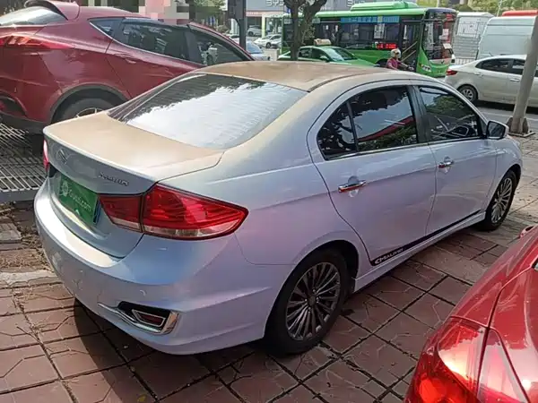 Suzuki Qiyue 2016