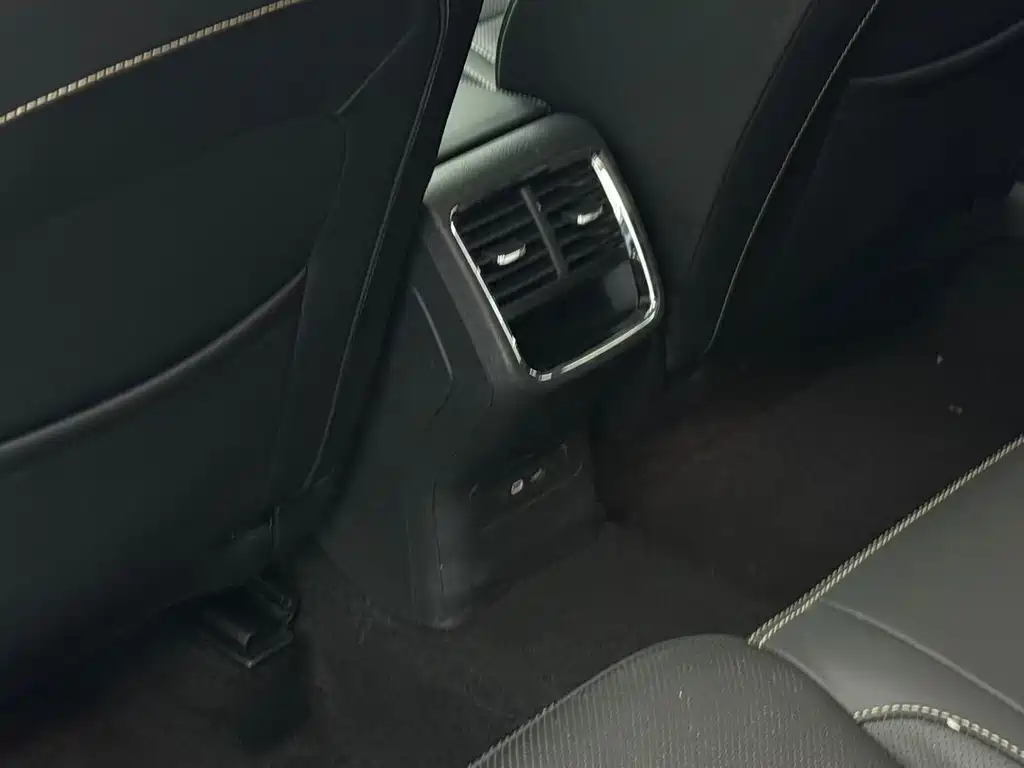 Skoda Octavia 2021 — фото 10