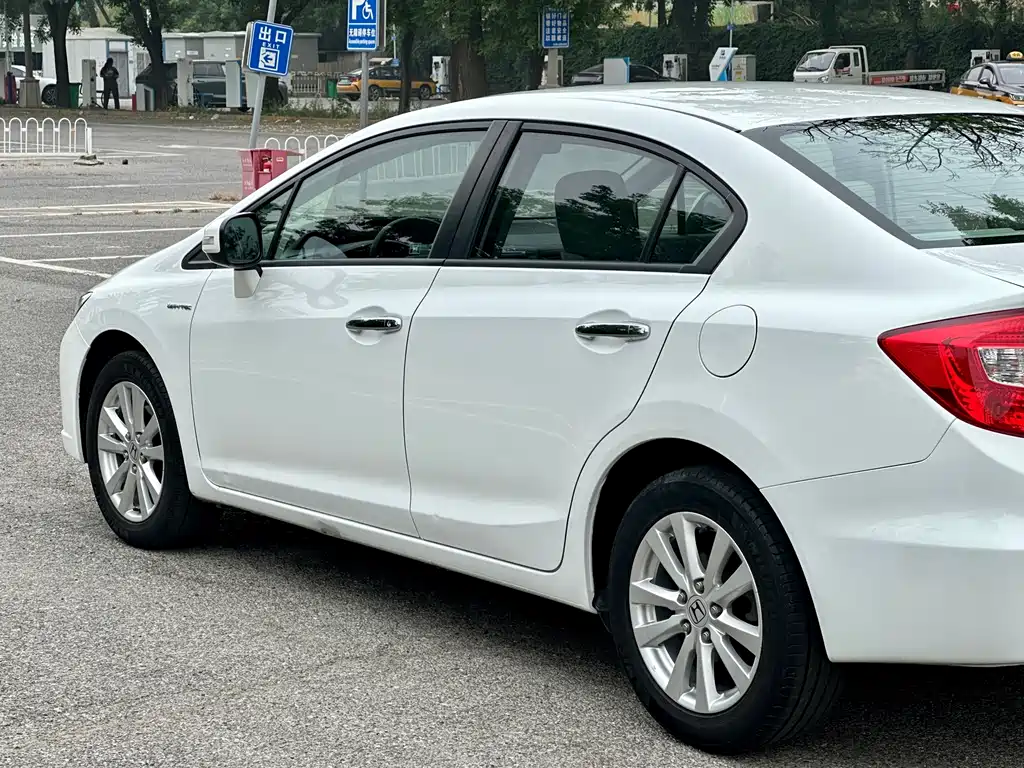 Honda Civic 2014 — фото 13