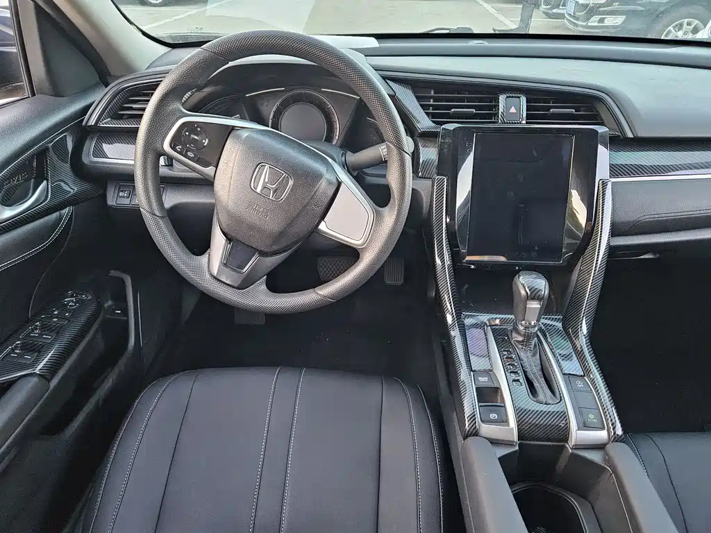 Honda Civic 2018 — фото 9
