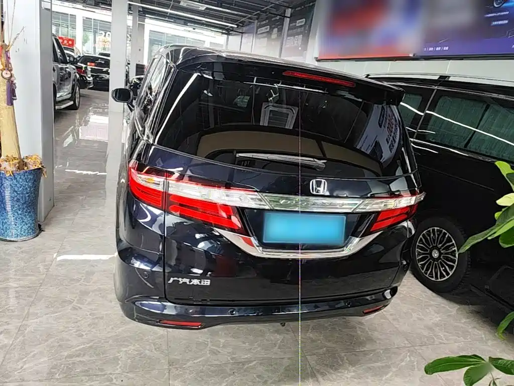 Honda Odyssey 2018 — фото 6