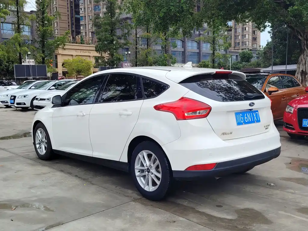 Ford Focus 2018 — фото 14