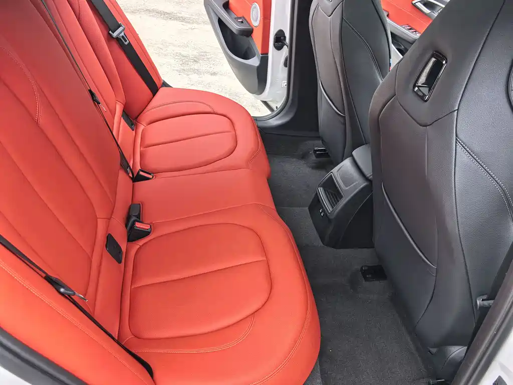 BMW 1 Series 2022 — фото 10