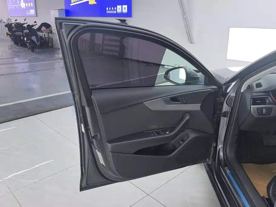 Audi A4L 2019