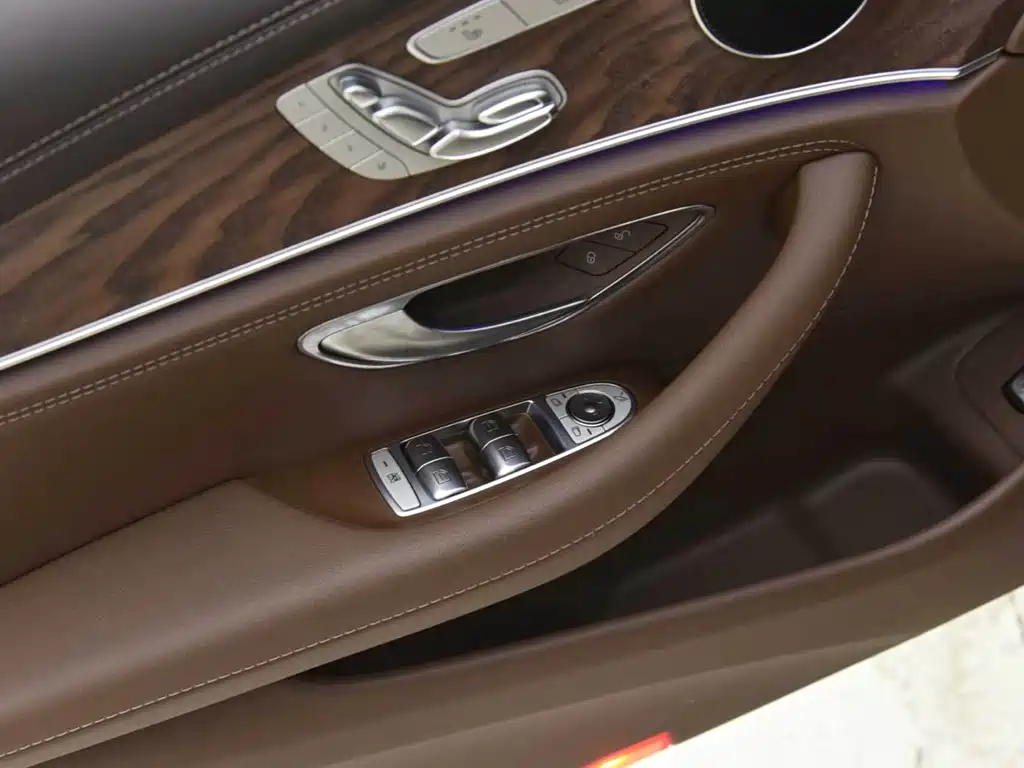Mercedes-Benz E-Class 2023 — фото 8