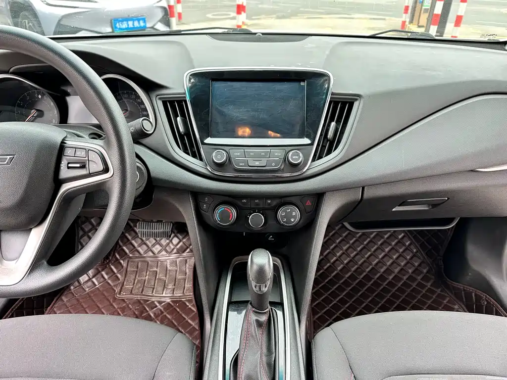 Chevrolet Monza 2019 — фото 15