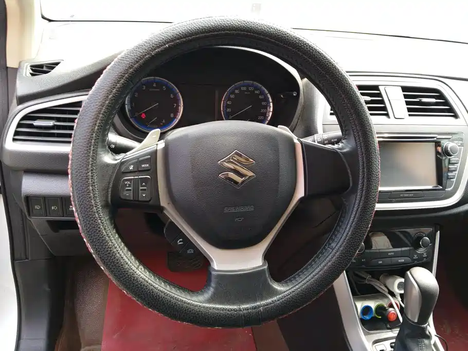 Suzuki S-Cross 2015 — фото 15