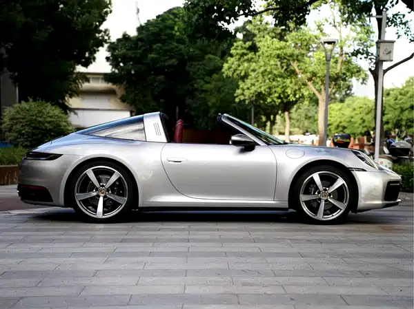 Porsche 911 2023