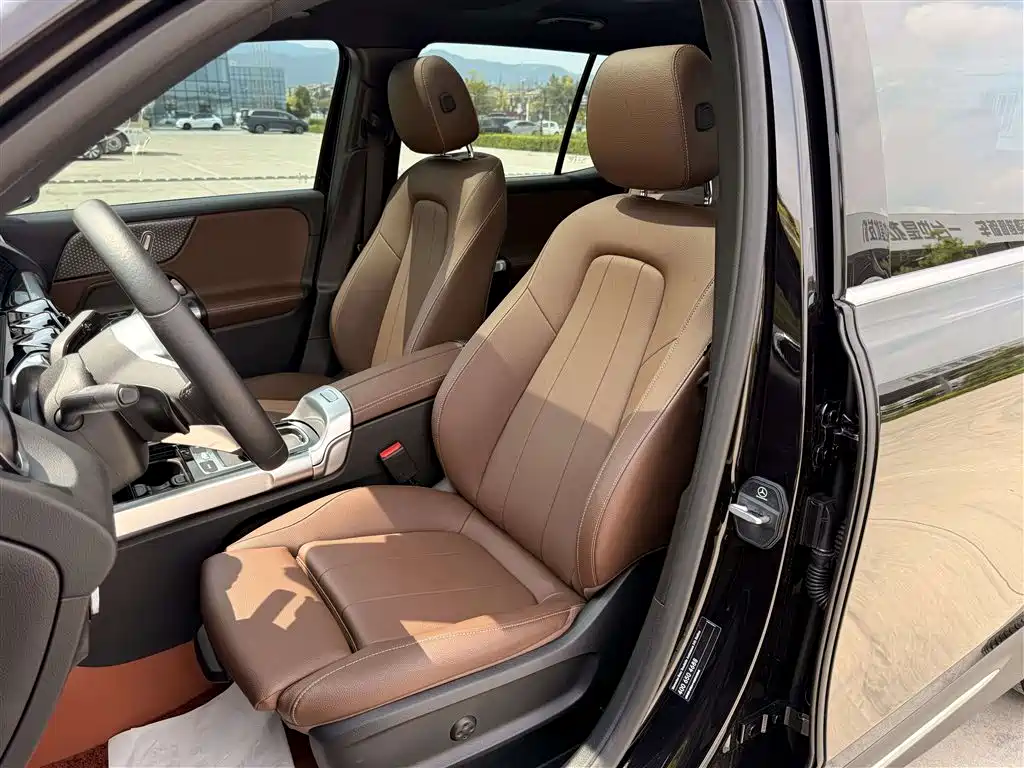 Mercedes-Benz GLB 2025
