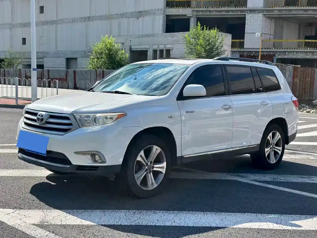 Toyota Highlander 2013 — фото 1