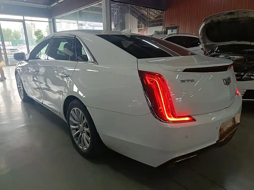 Cadillac XTS 2019 — фото 5