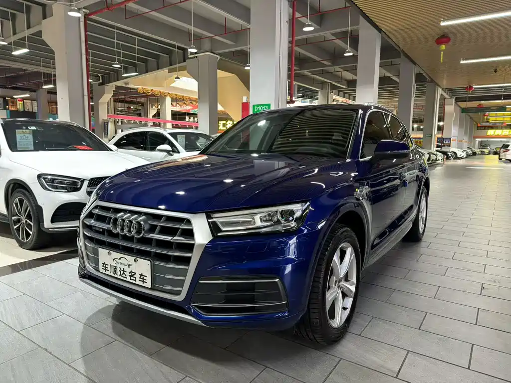 Audi Q5L 2019 — фото 1