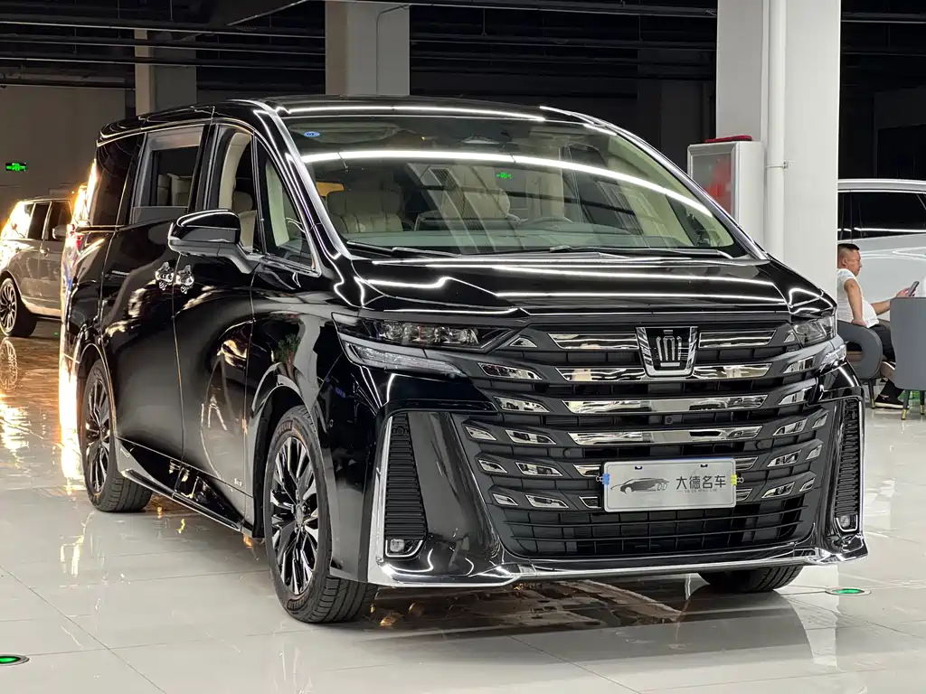 Toyota Vellfire 2026 — фото 3