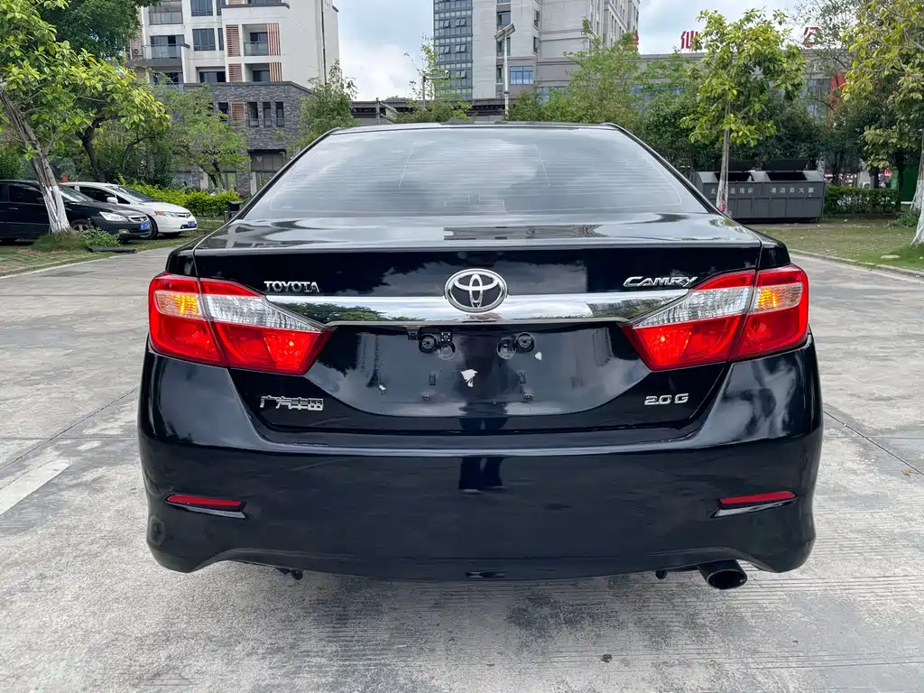 Toyota Camry 2014 — фото 8