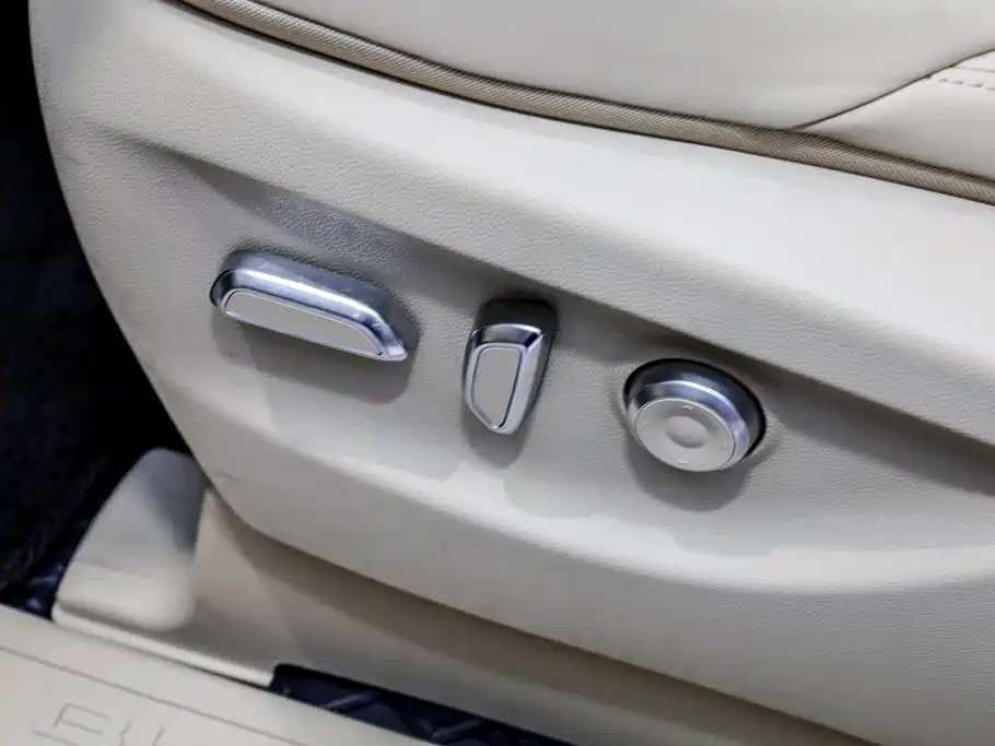 Buick GL8 New Energy 2025 — фото 13