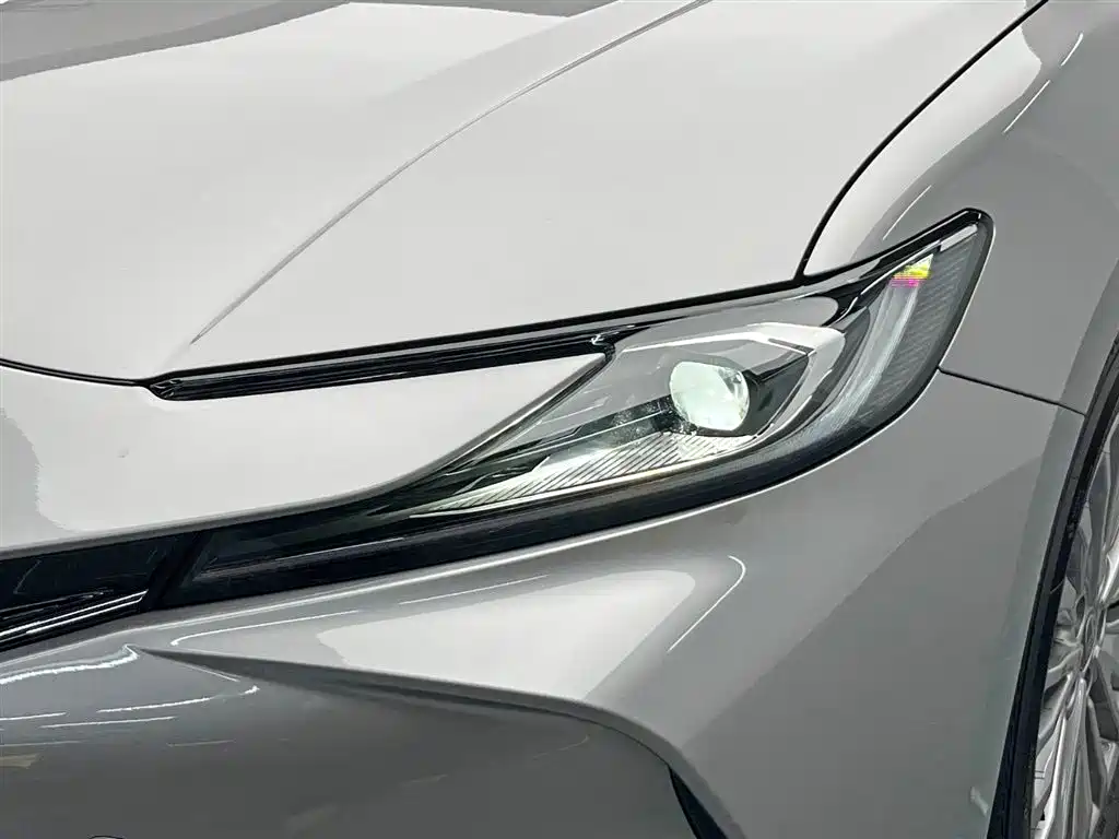 Toyota Camry 2025 — фото 9