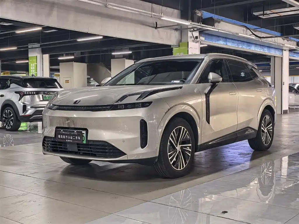 Lynk & Co 08 EM-P 2025 — фото 2