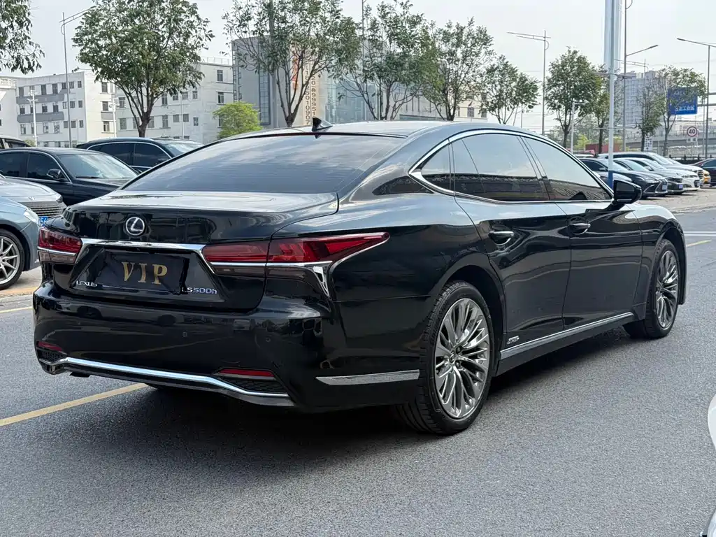 Lexus LS 2021 — фото 9