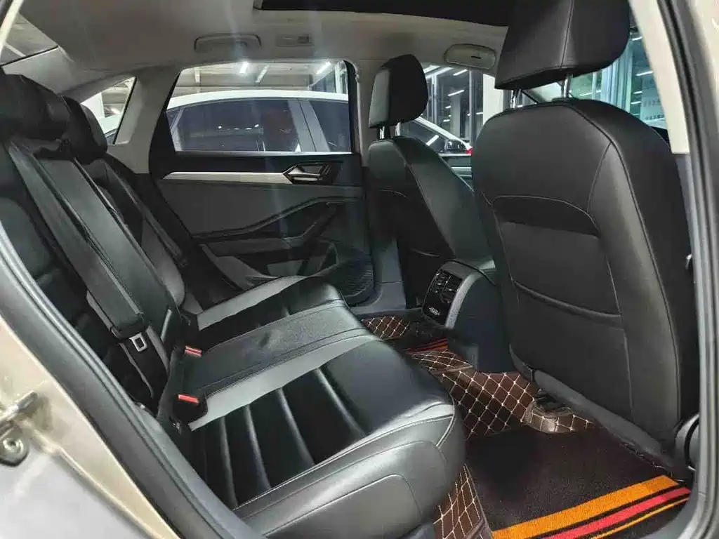 Volkswagen Sagitar 2022