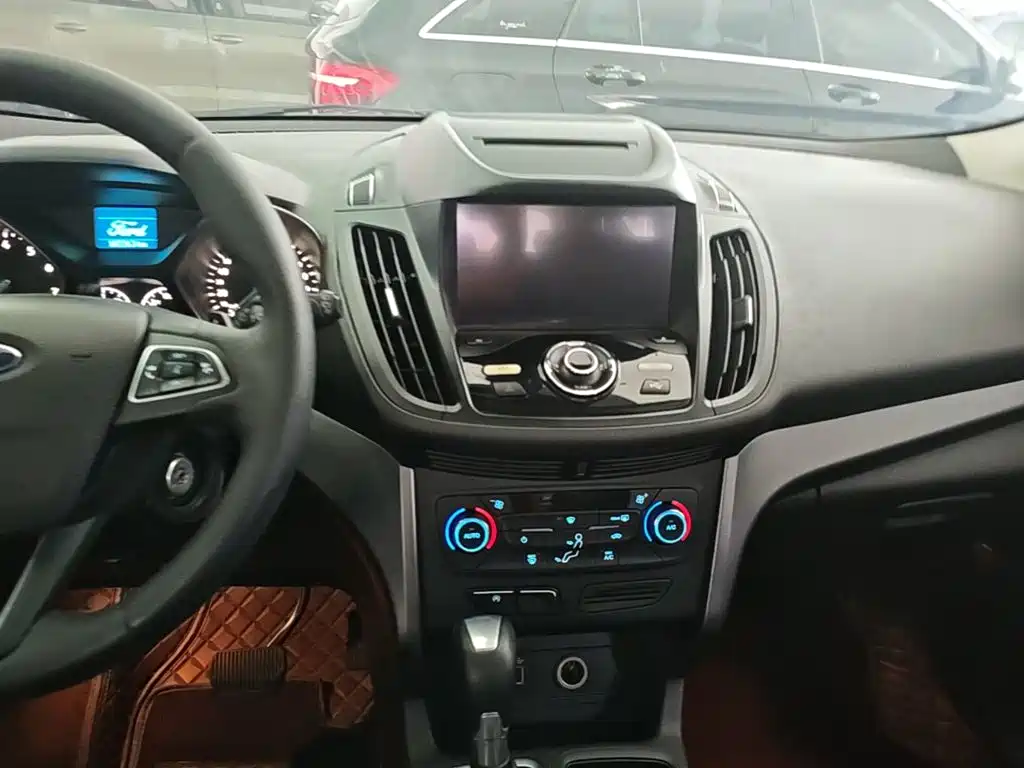 Ford Kuga 2017 — фото 13