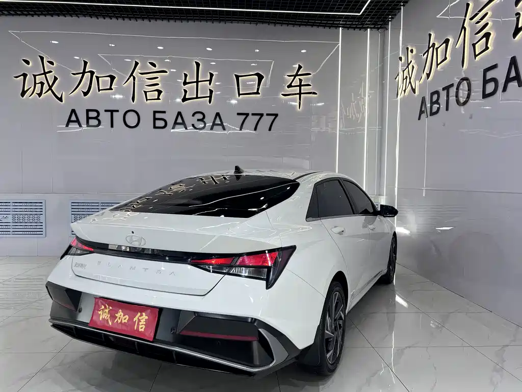 Hyundai Elantra 2023