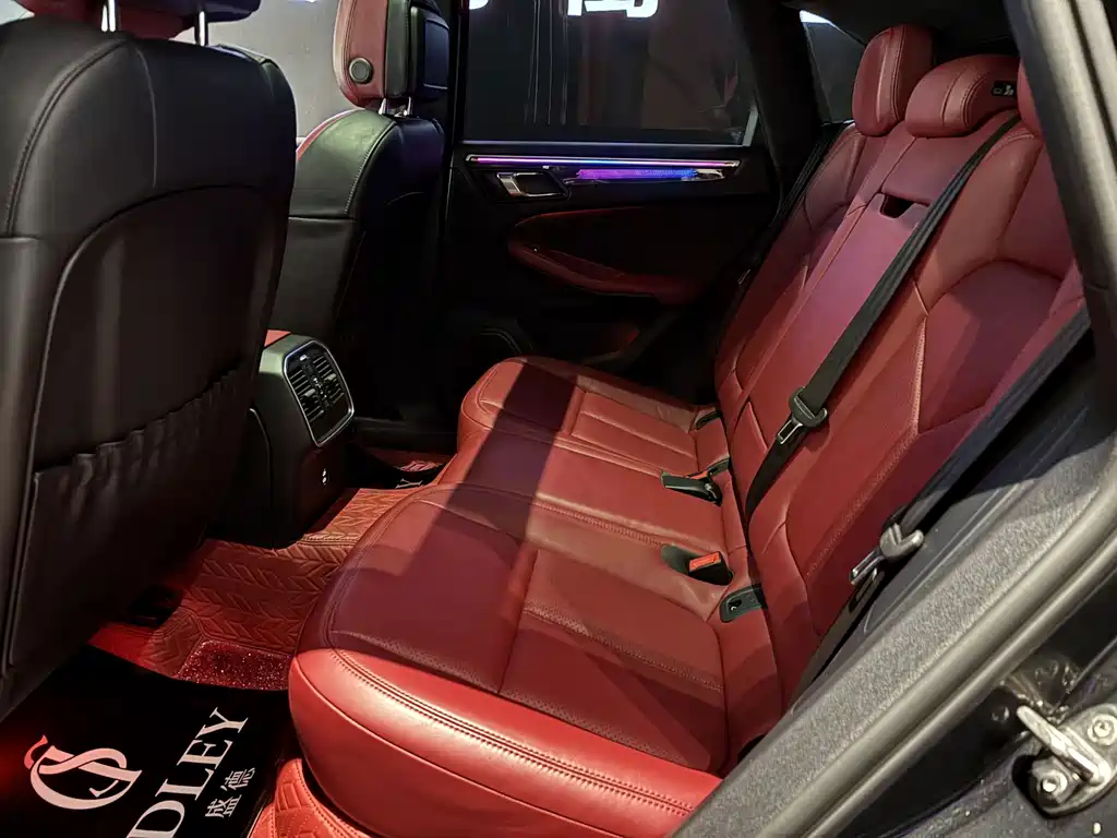 Porsche Macan 2023 — фото 14