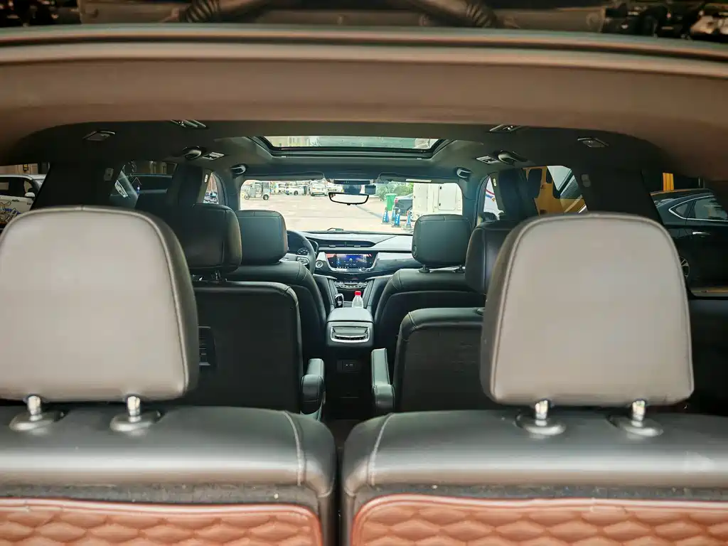 Cadillac XT6 2021 — фото 15