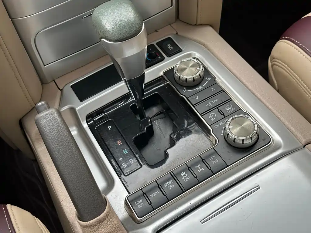 Toyota Land Cruiser 2014 — фото 18