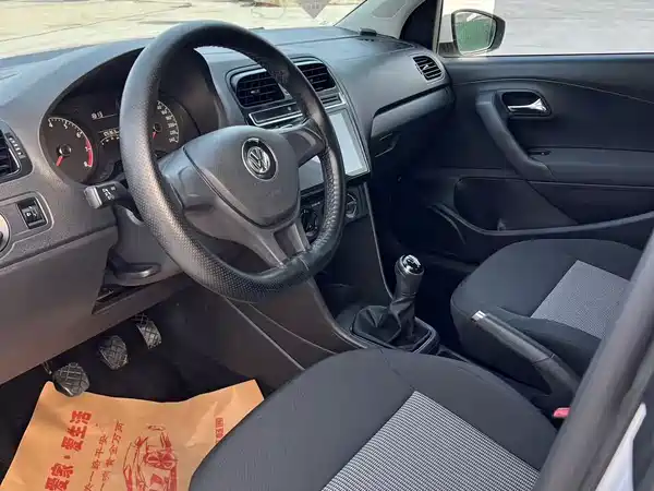 Volkswagen Polo 2016