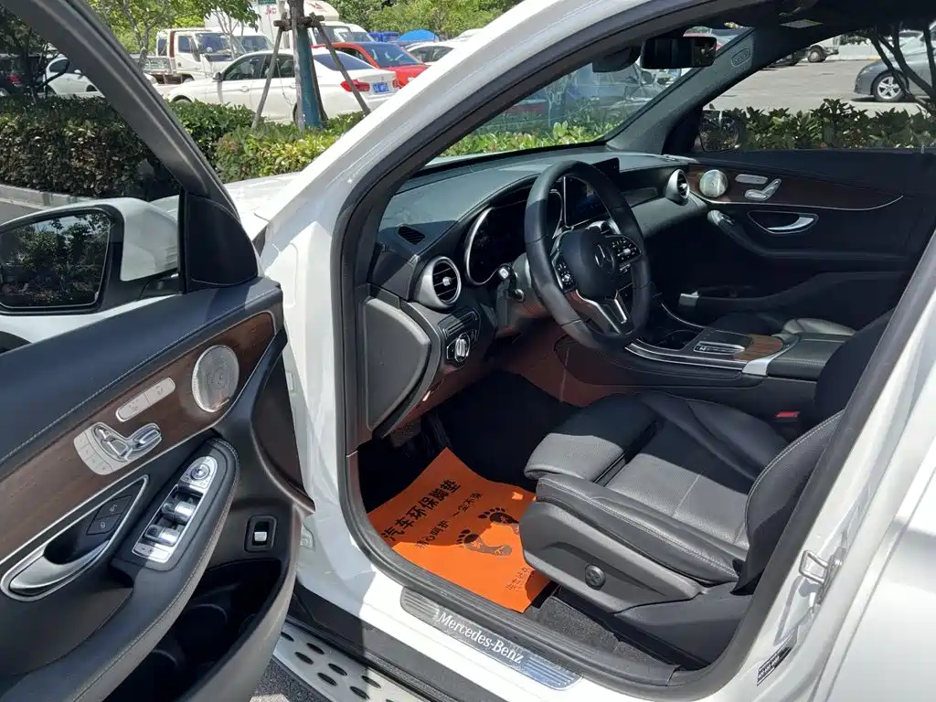 Mercedes-Benz GLC 2021