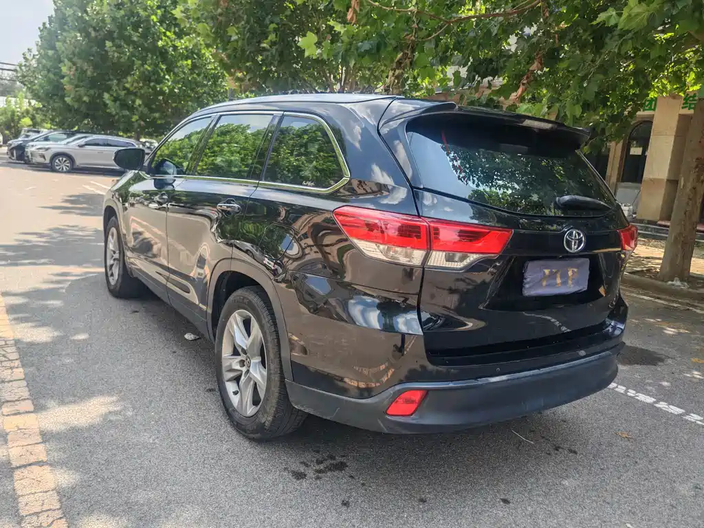 Toyota Highlander 2018 — фото 15