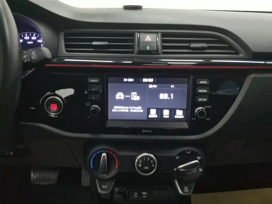 Kia KX Cross 2019 — фото 13