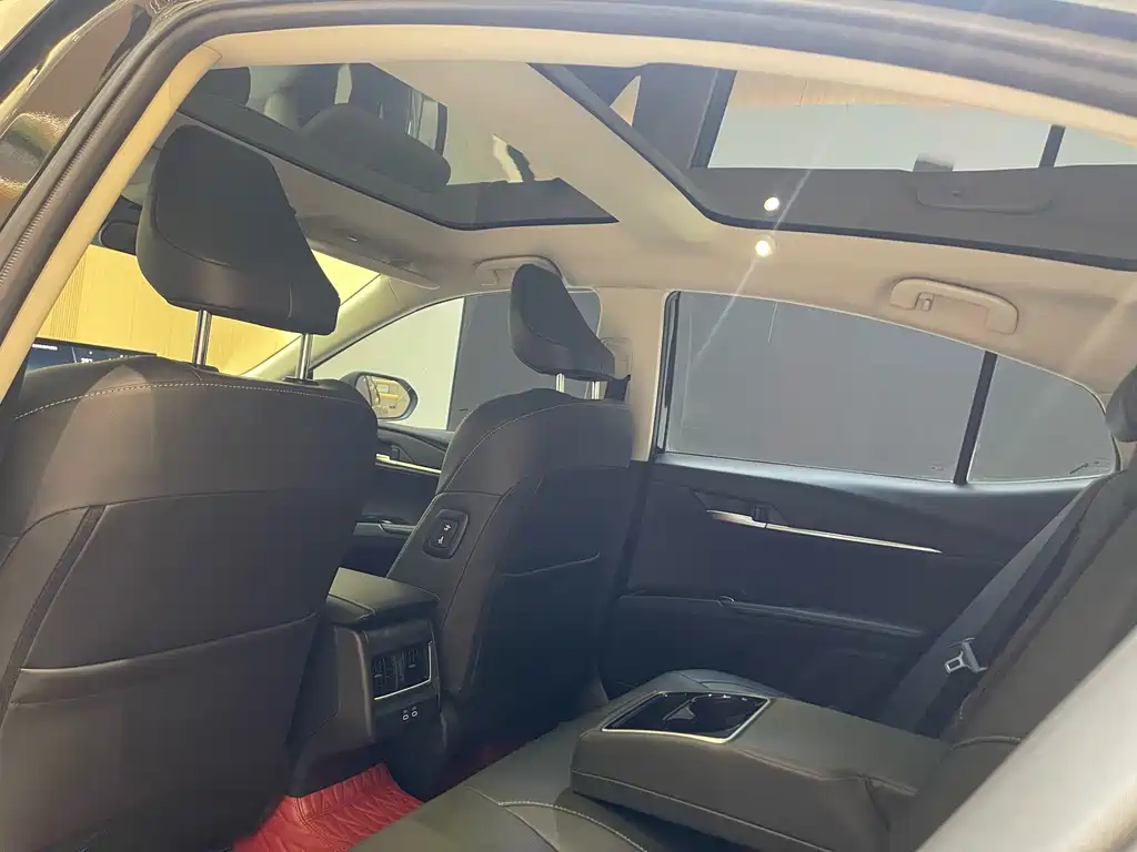 Toyota Camry 2024 — фото 16