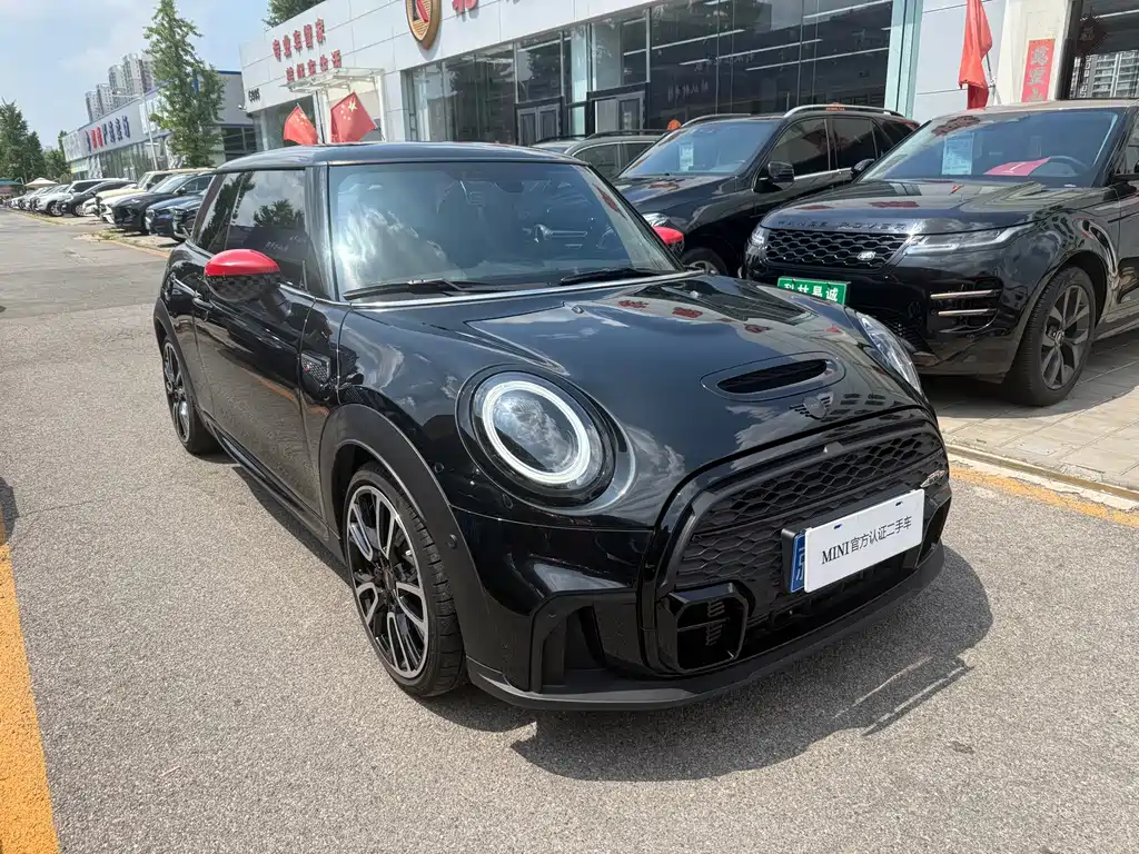 MINI MINI 2024