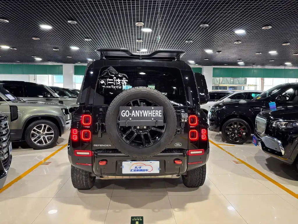 Land Rover Defender 2024 — фото 10