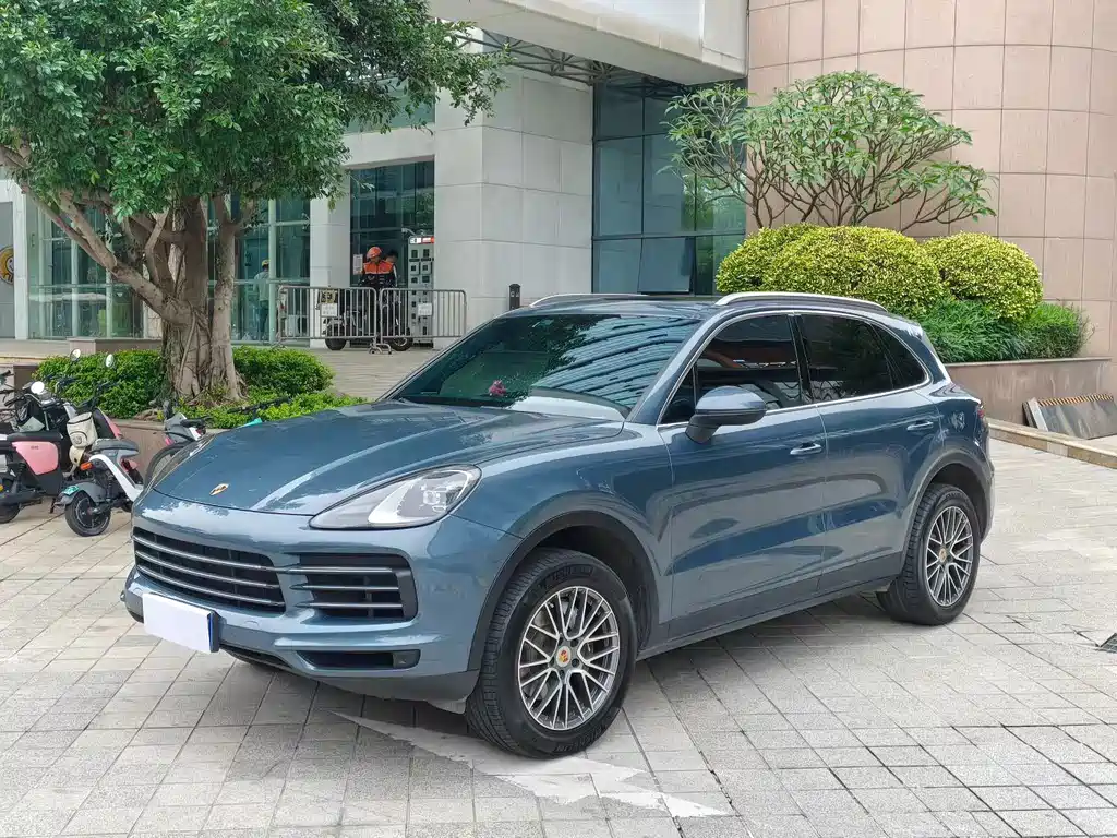 Porsche Cayenne 2019 — фото 1