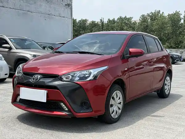 Toyota Yaris L 2021