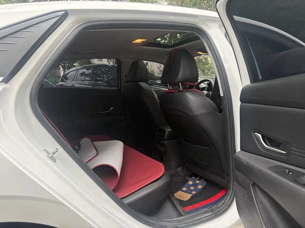 Hyundai Elantra 2022