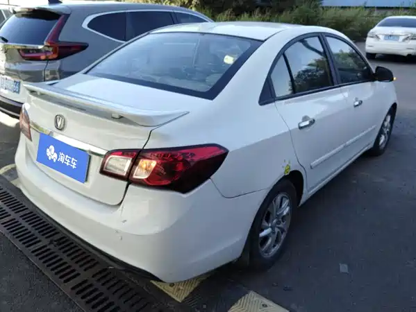 Changan Yuexiang V5 2013