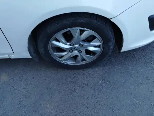 Changan Yuexiang V5 2013