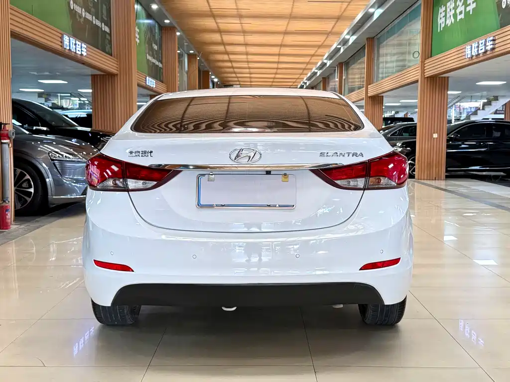 Hyundai Elantra Langdong 2018 — фото 5
