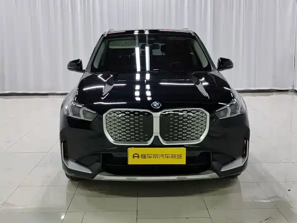 BMW iX1 2026