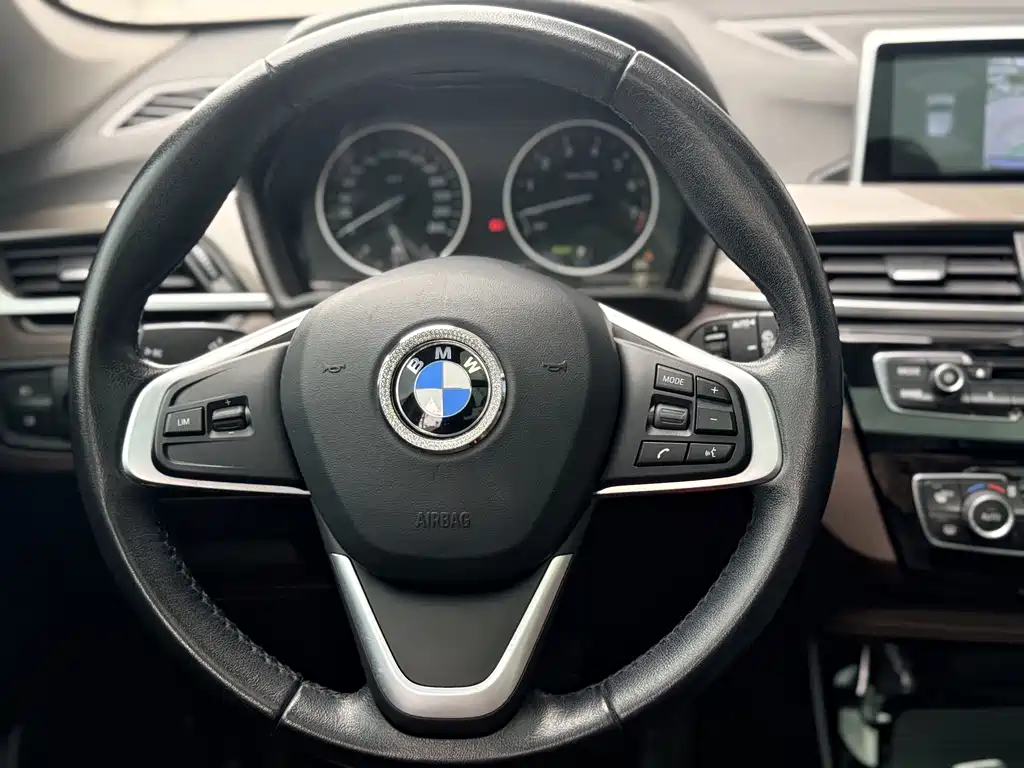 BMW X1 New Energy 2018 — фото 17