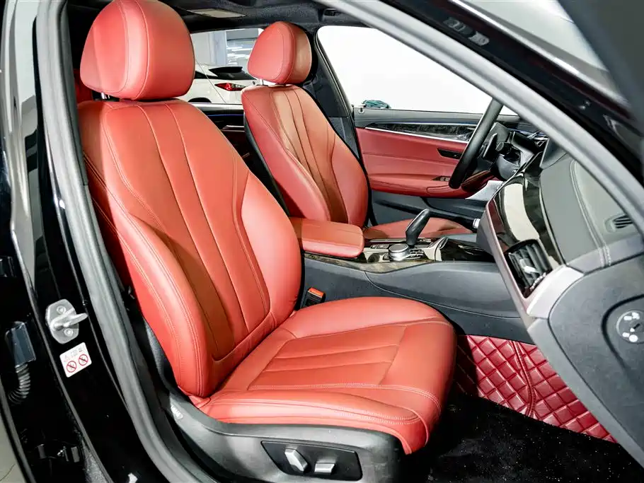 BMW 5 Series 2020 — фото 19