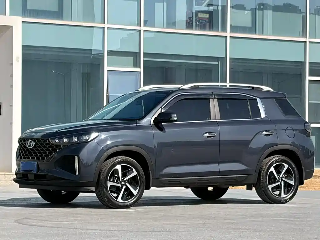 Hyundai ix35 2023 — фото 1