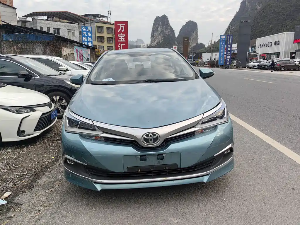 Toyota Corolla 2017 — фото 3