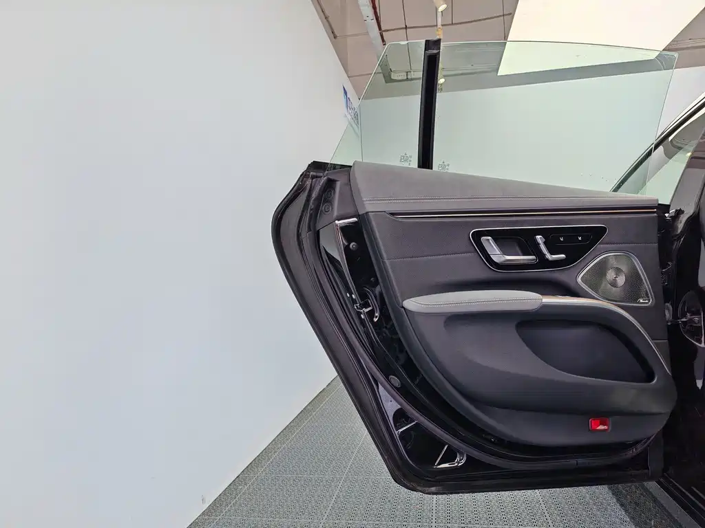 Mercedes-Benz EQS 2025 — фото 14